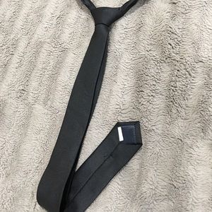Black satin skinny tie